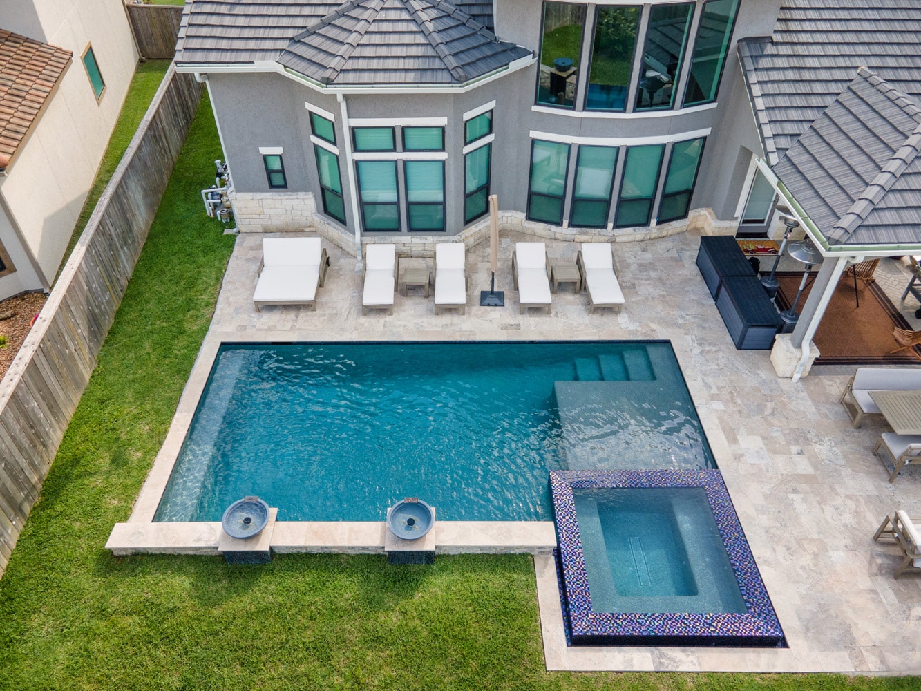 L Shape Pool Design by Avree Custom Pools.  Photo by Jimi Smith Photgoraphy 8 SNL2